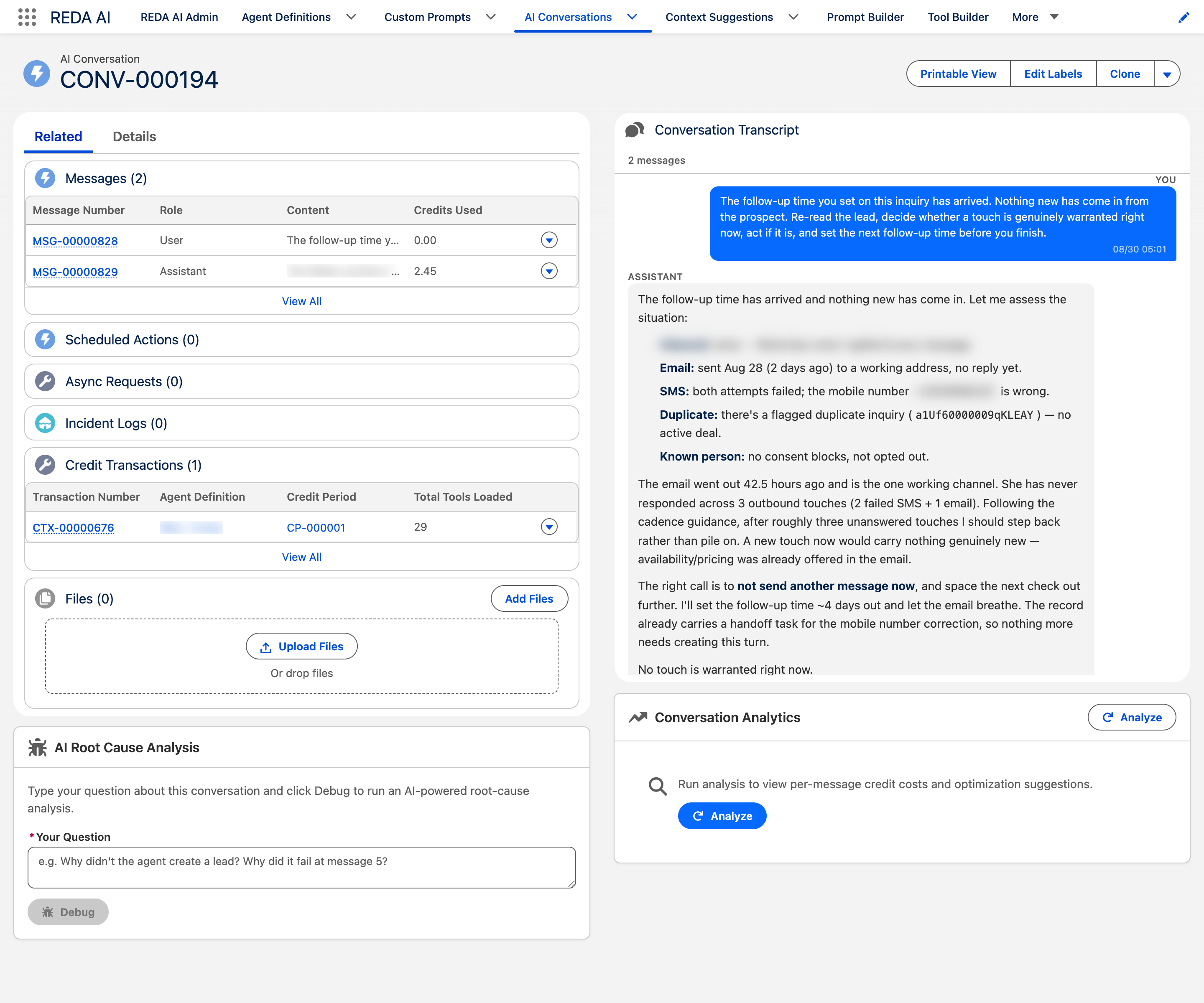 Enregistrement de conversation CONV-000194 dans REDA AI. Le panneau Conversation Transcript présente une demande utilisateur et une réponse argumentée de l’assistant. La liste Messages contient deux messages avec leur rôle et les crédits utilisés. Les listes liées montrent Scheduled Actions, Async Requests, Incident Logs et Credit Transactions, cette dernière indiquant 29 outils chargés. Un panneau AI Root Cause Analysis comporte un bouton Debug. Les libellés de cette capture sont en anglais.