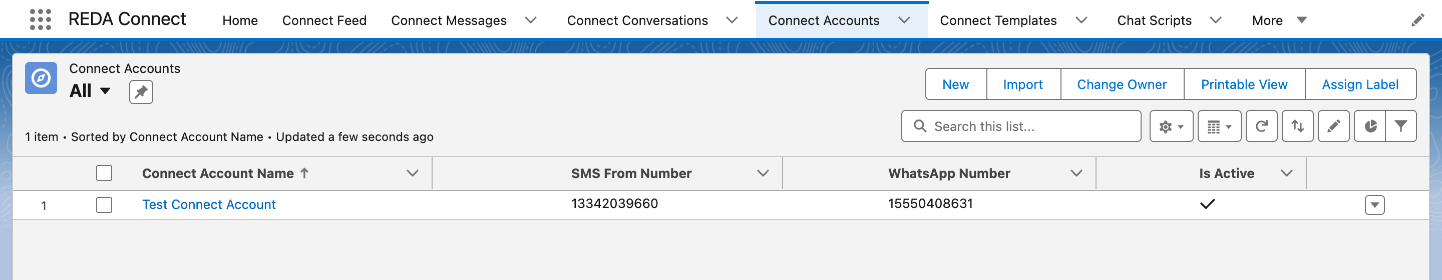 Pestaña Cuentas Connect de REDA Connect, vista All con una fila y columnas Número de remitente SMS, Número de WhatsApp y Activo